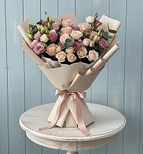 Букет цветов из:  Розы и Лизиантусы в Рефтинском