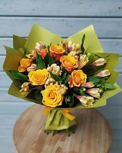 Букет цветов из:  Альстромерии и Розы в Рефтинском