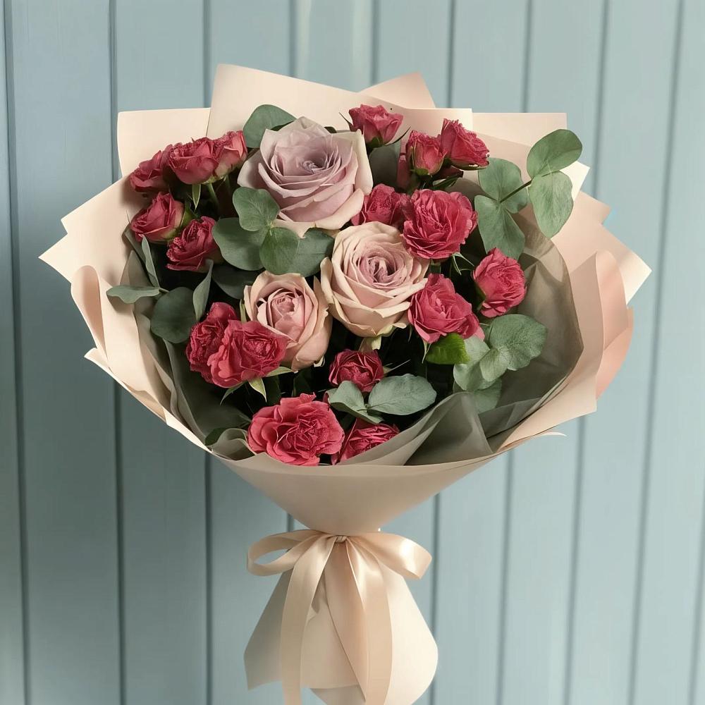 Букет цветов из: Гвоздики и Розы в Рефтинском