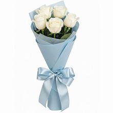 Букет 5 Белых роз Проуд в Рефтинском