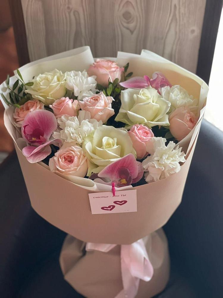 Букет цветов из: Орхидеи, Розы и Гвоздики в Рефтинском