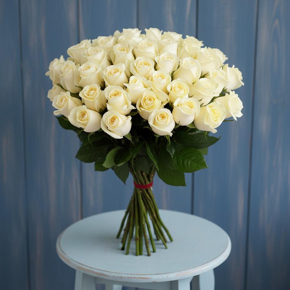 Букет 51 Белая роза Эдлесс Лав в Рефтинском