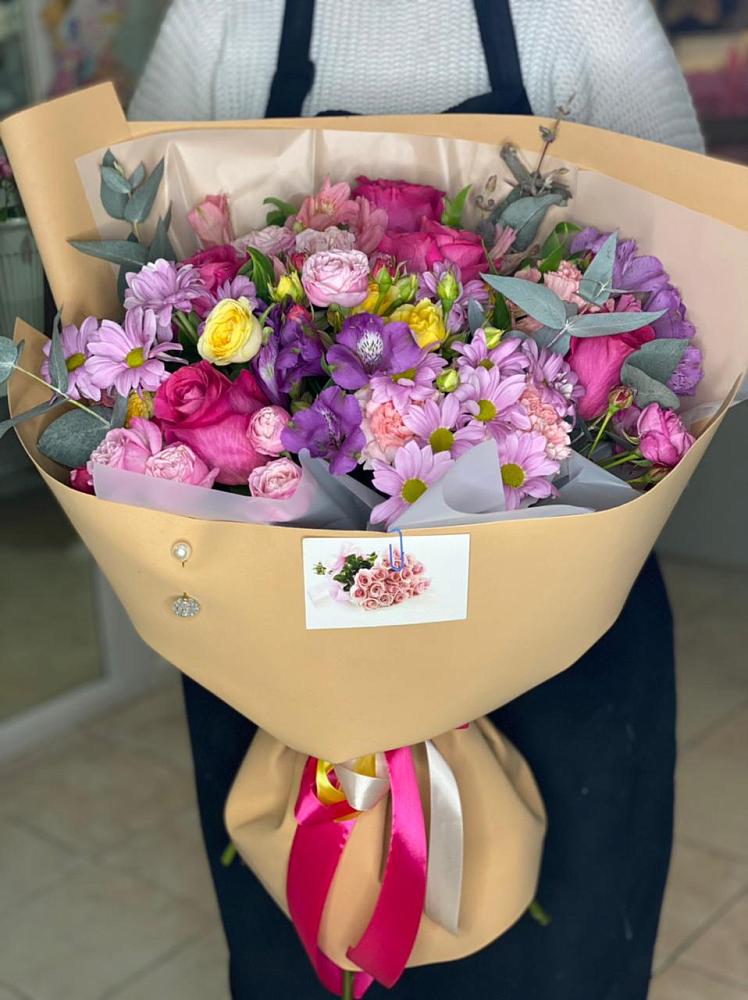 Букет цветов из: Хризантемы, Гвоздики и Альстромерии в Рефтинском