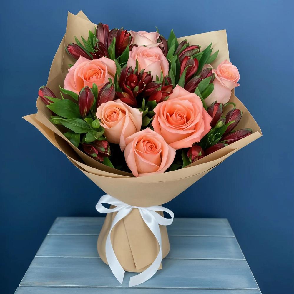 Букет цветов из: Розы и Альстромерии в Рефтинском