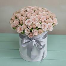 Цветочная композиция из Розы в шляпной коробке в Рефтинском