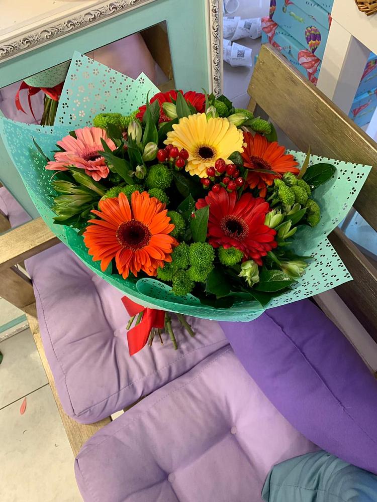 Букет цветов из: Герберы, Хризантемы и Альстромерии в Рефтинском