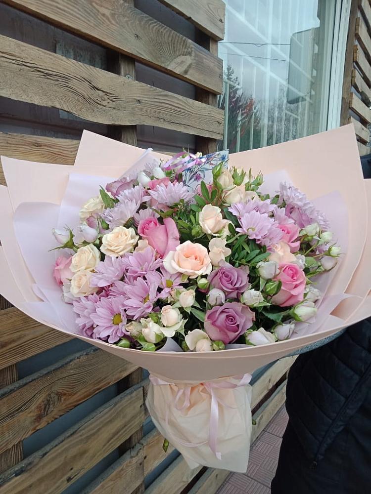 Букет цветов из: Розы и Хризантемы в Рефтинском