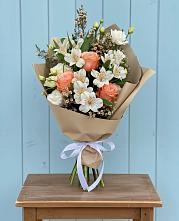 Букет цветов из:  Альстромерии, Лизиантусы, Розы и Хризантемы #REPLACE_PRED# Рефтинском