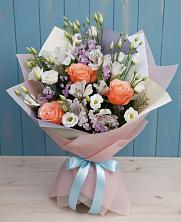 Букет цветов из:  Лизиантусы, Розы, Альстромерии и Гипсофила в Рефтинском