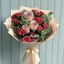 Букет цветов из:  Гвоздики и Розы в Рефтинском