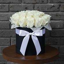 Цветочная композиция из Розы в шляпной коробке в Рефтинском